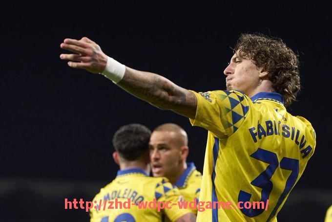 问鼎娱乐官方网站-2017年西甲联赛决赛回顾：最终结果与赛场焦点