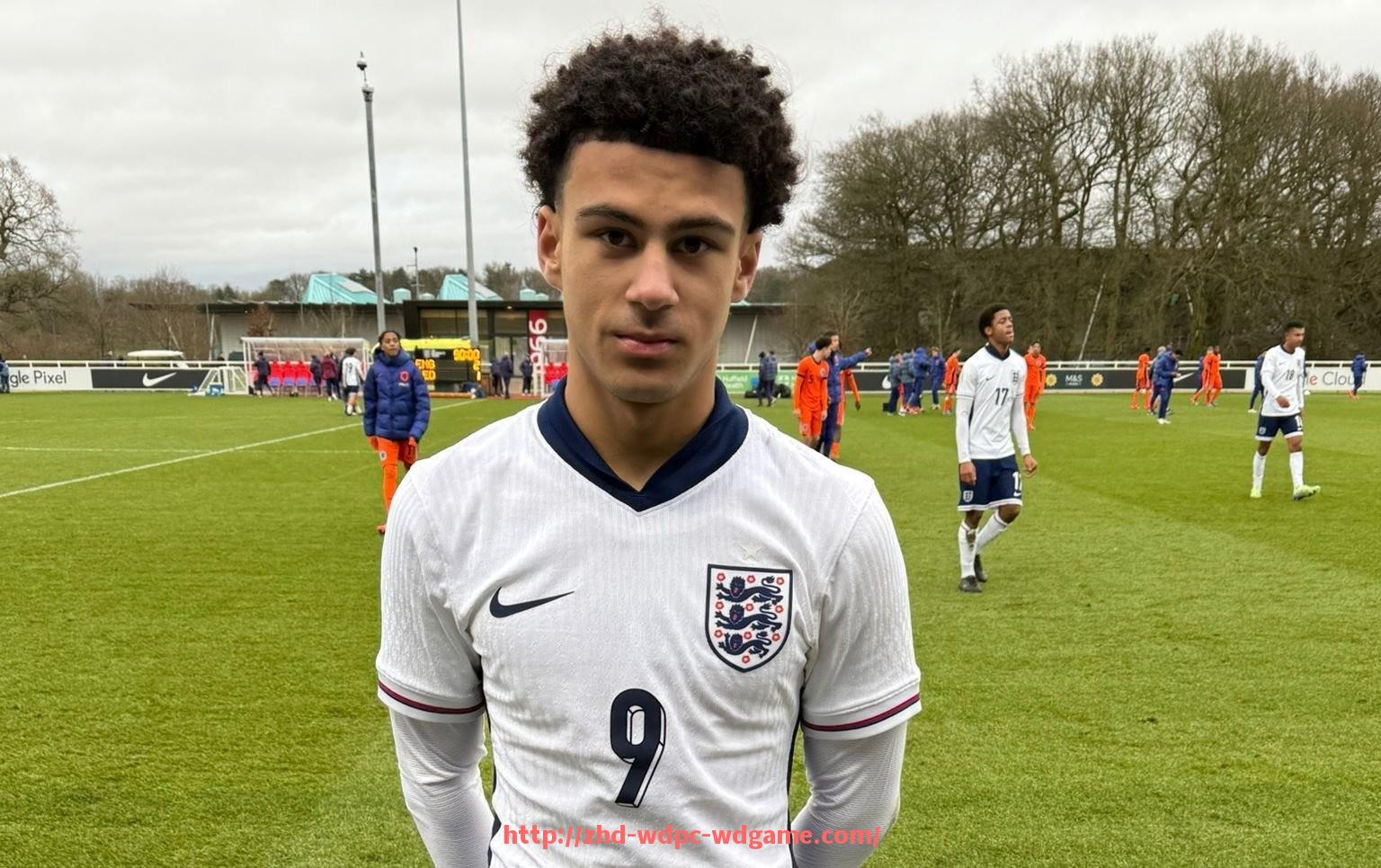 问鼎娱乐官方网站-法甲防守方式效果评估：逼抢、卡位与拦截效率